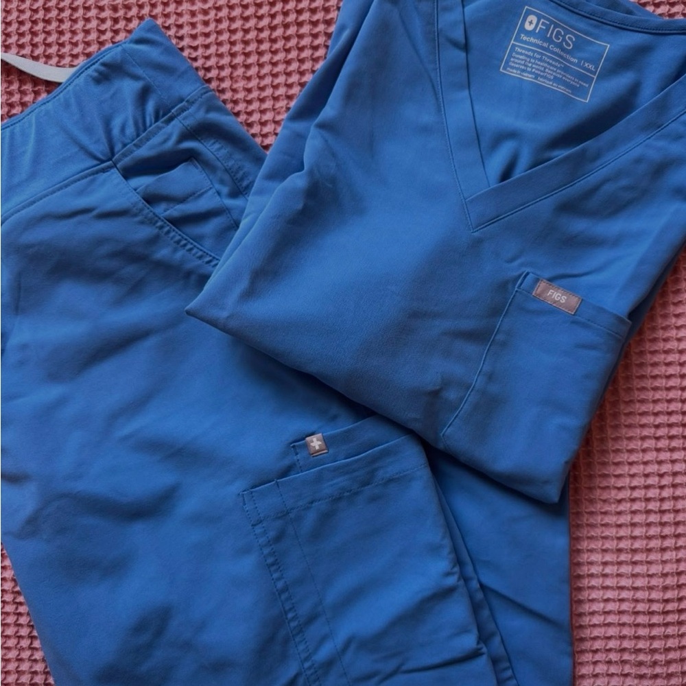 ❌SOLD❌ Figs Women's Blue Scrub Set
